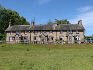 3 Railway Cottages