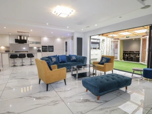 Falcon Bal House