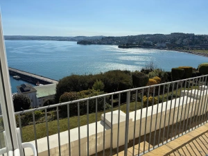 Number 1 Marina Court