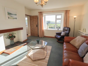 2 Lupton Hall Cottages