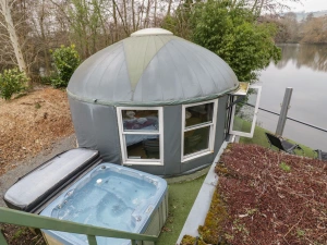 Lakeview Yurt