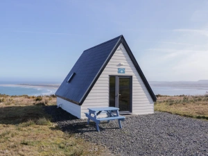 Cabin 2 Min Larach