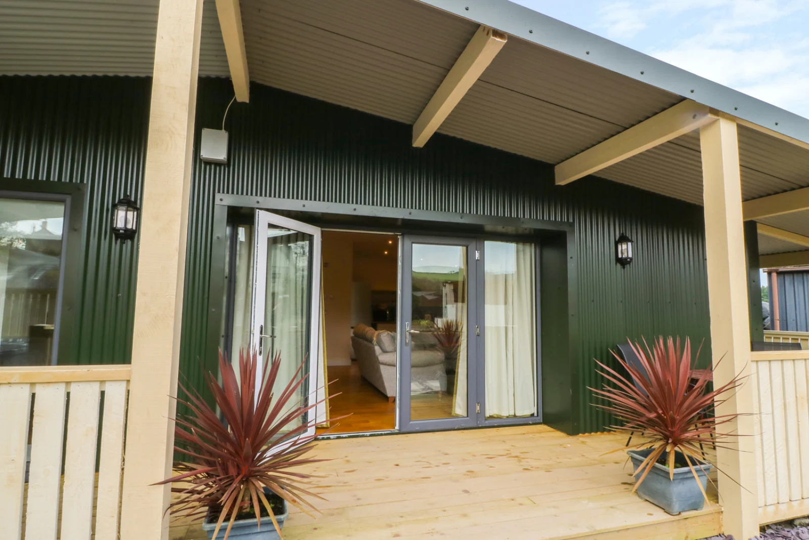 Property image 2 for SC936772