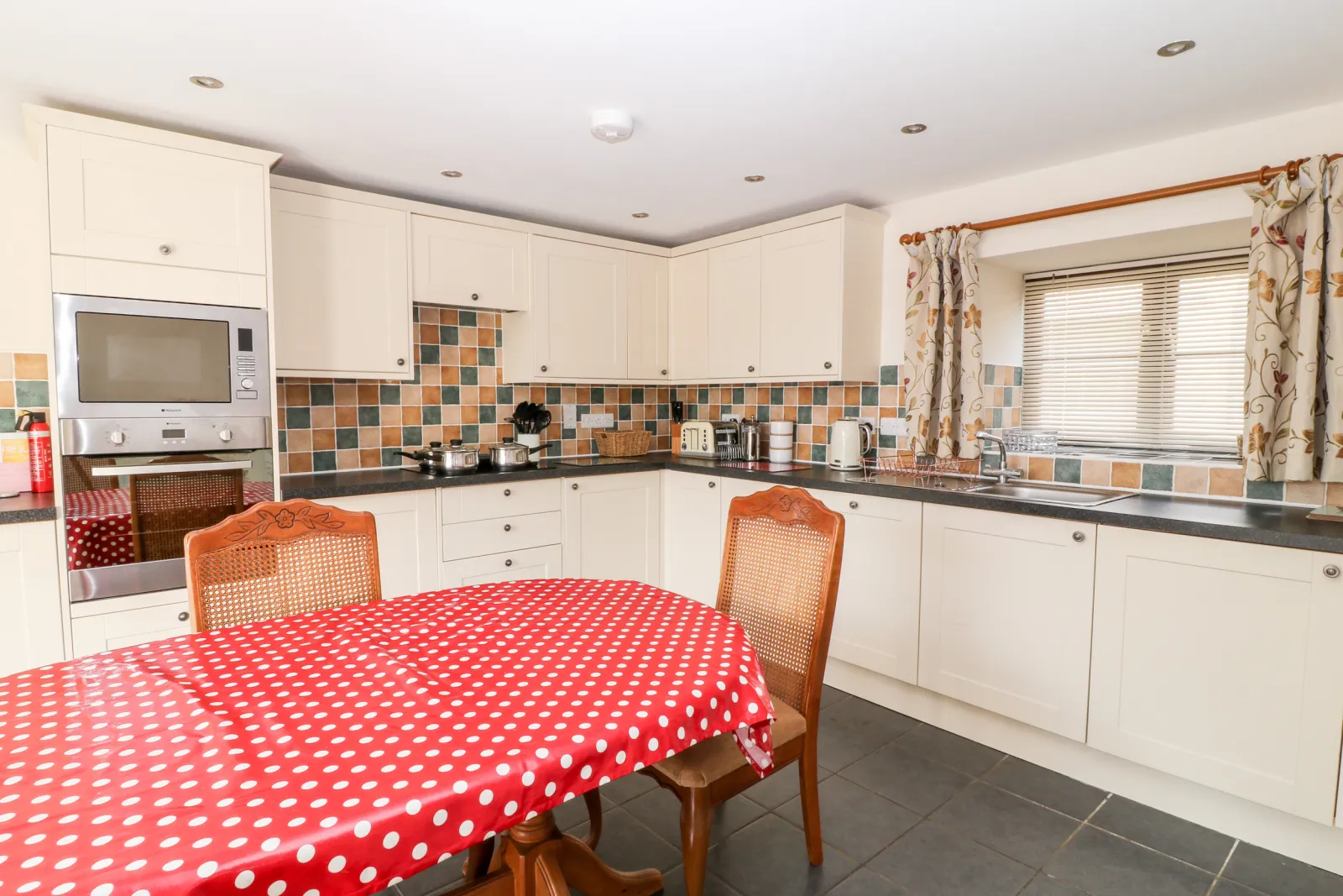 Property image 4 for SC941138