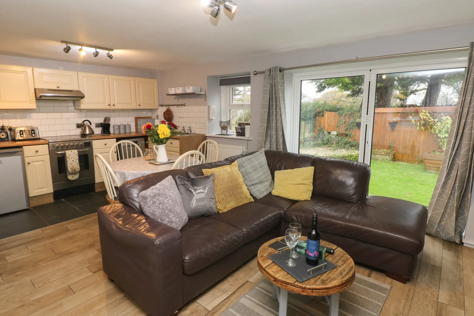 Property image 4 for SC974054