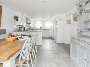 Property image 4 for THC001