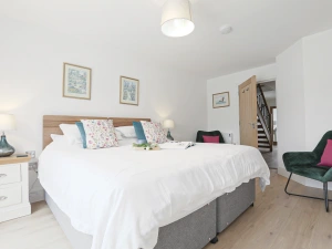 Ground floor master bedroom