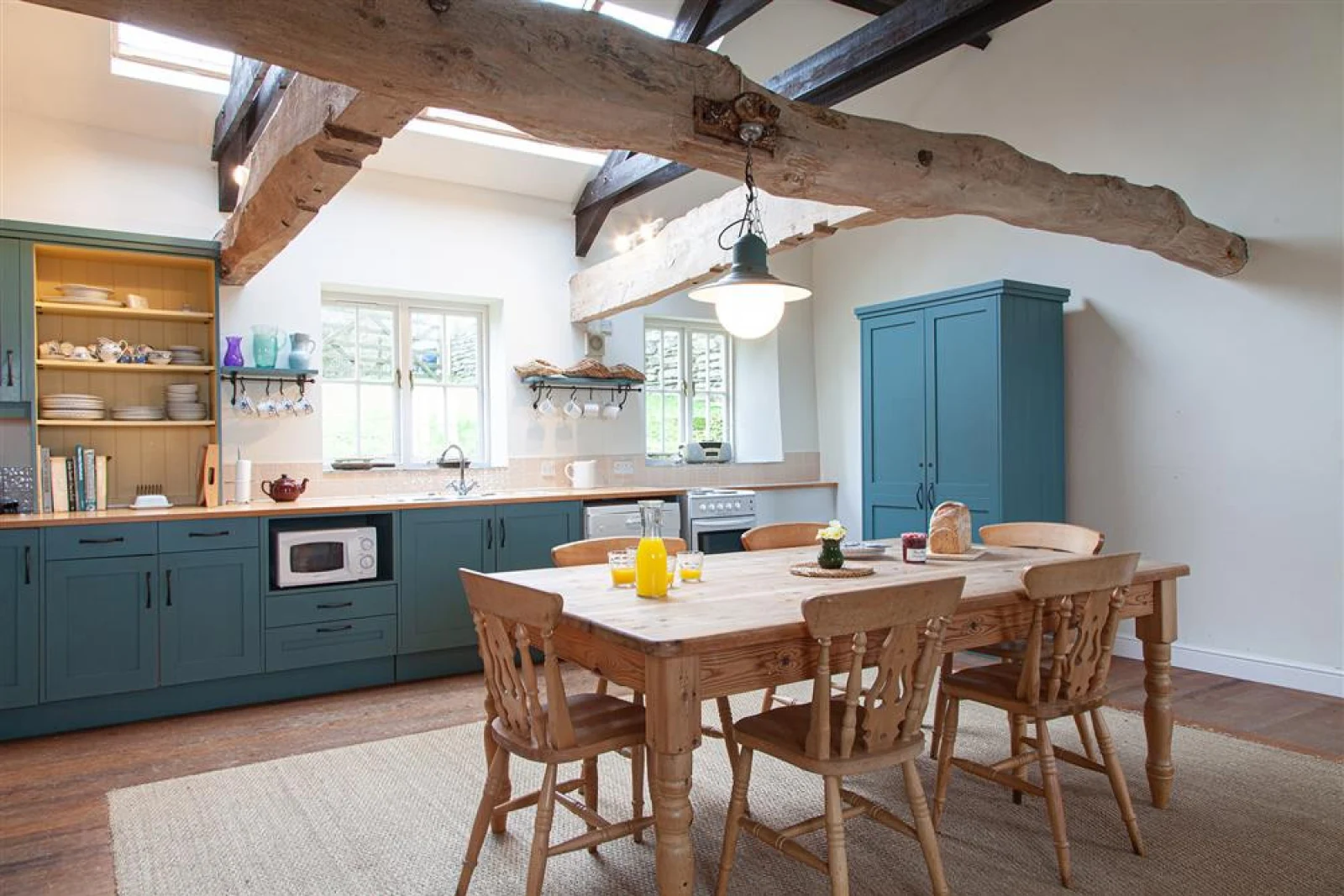 Kitchen dining room