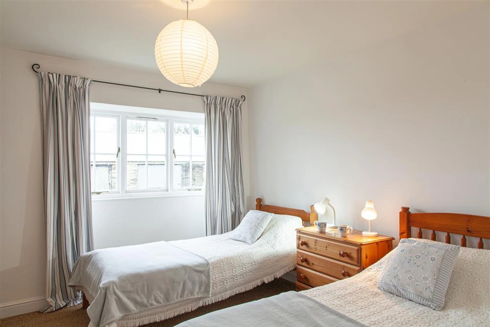 Twin bedroom