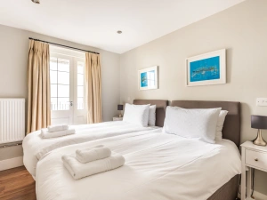 Bedroom 2 with twin 3ft singles
