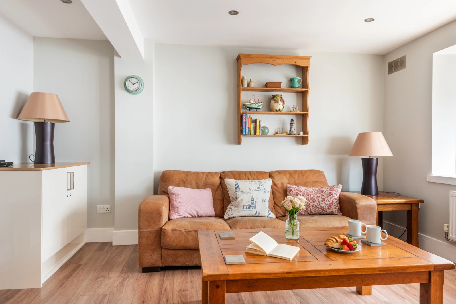 Tastefully furnished sitting area