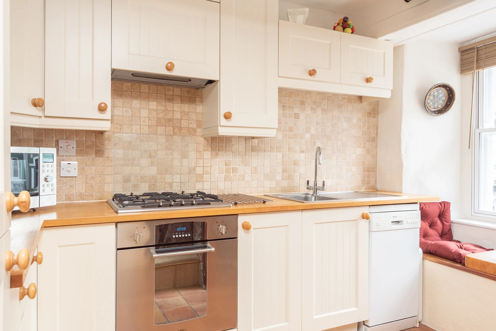 Another look at the kitchen 