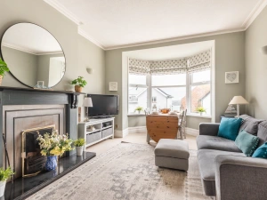 1 Roborough Court