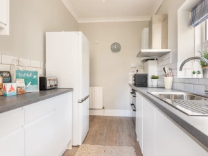 Another look at the kitchen 
