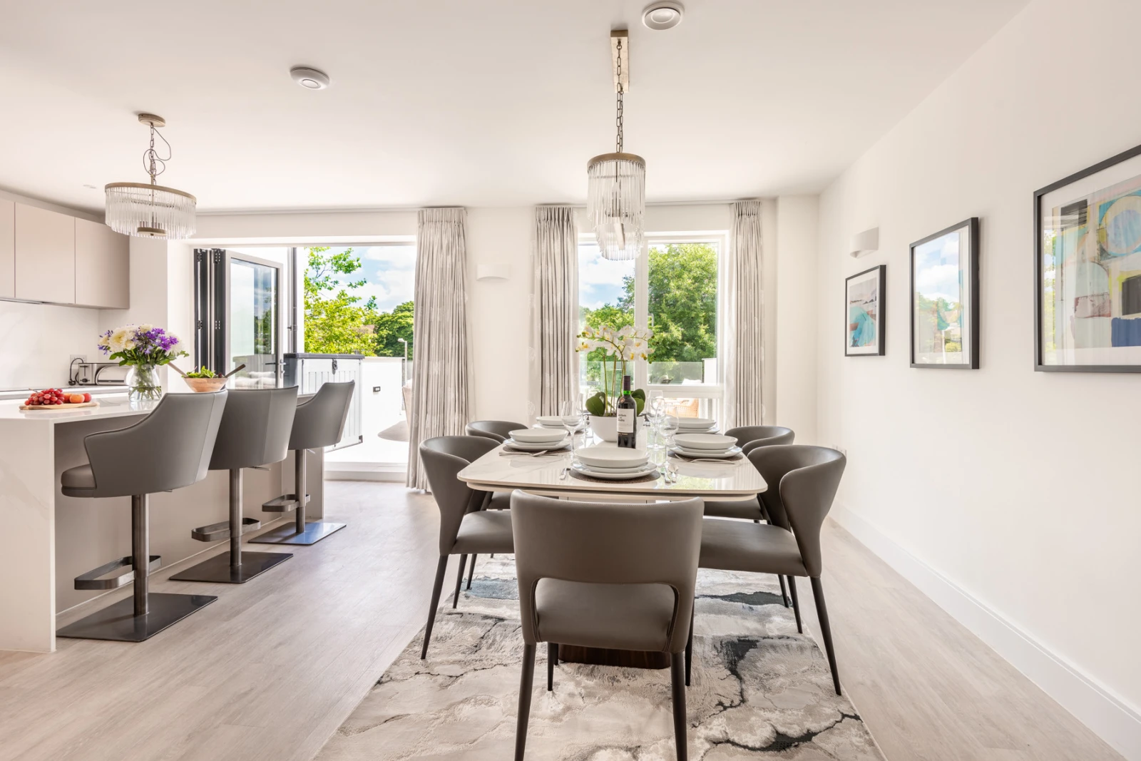 Contemporary kitchen diner 