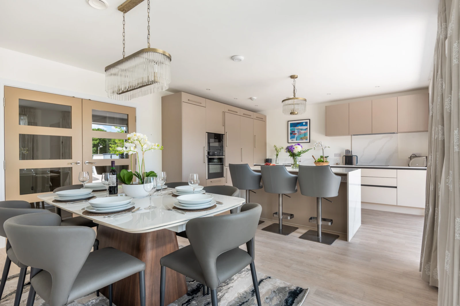 Another view of the quality kitchen diner