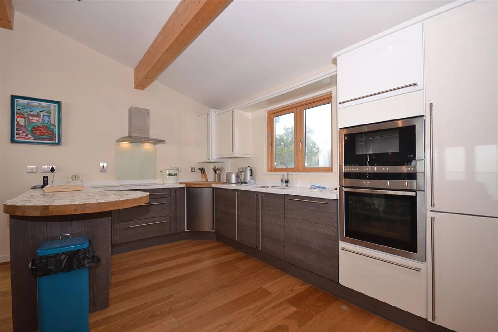 The modern, well-equipped kitchen