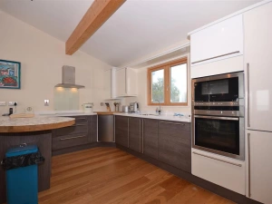 The modern, well-equipped kitchen