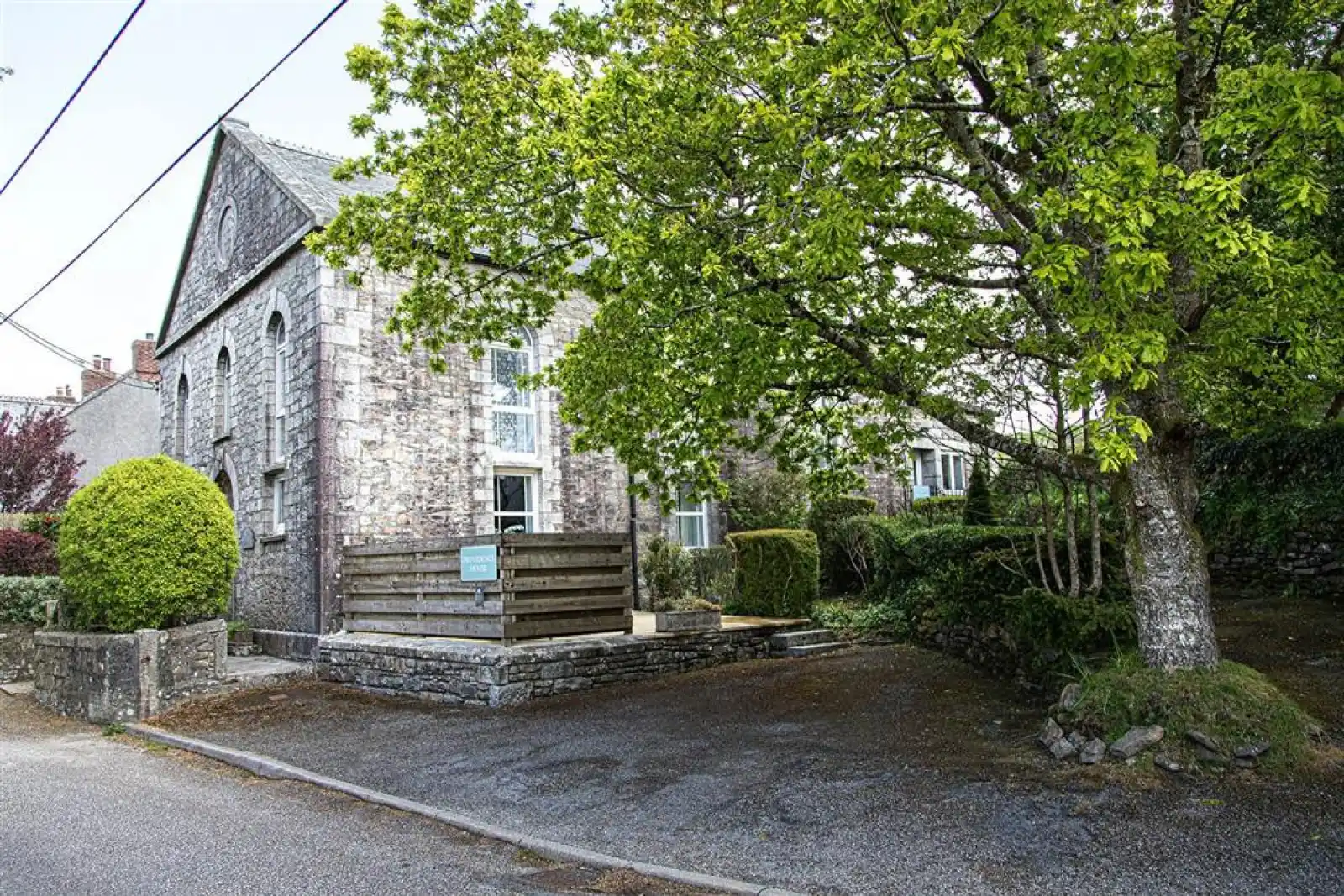 Providence House witkh parking area 