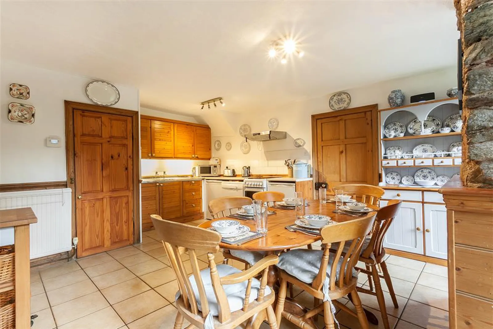 The well equipped kitchen.