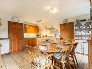 The well equipped kitchen.