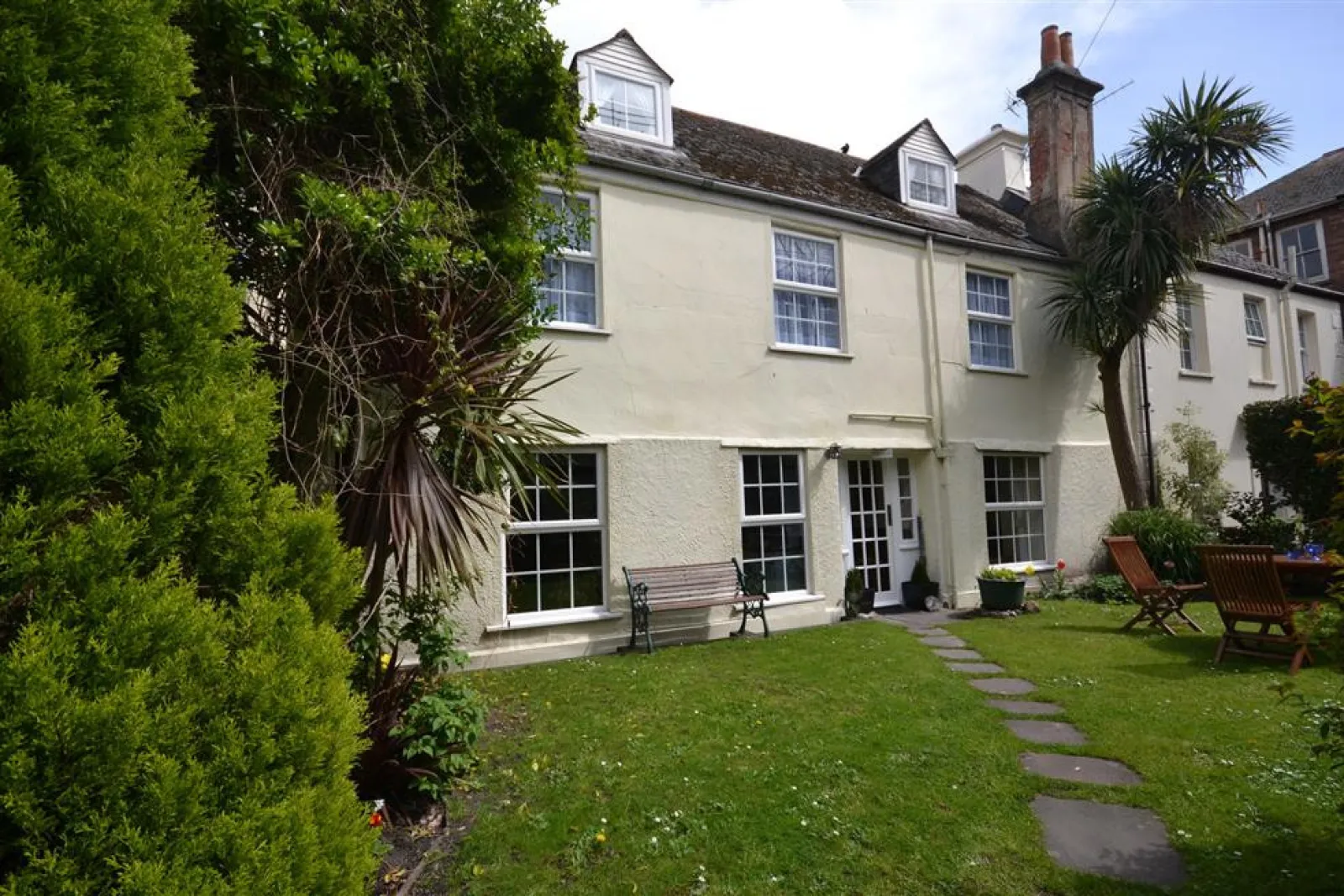Welcome to 4 Kings Quay - a tranquil oasis in the heart of Dartmouth.