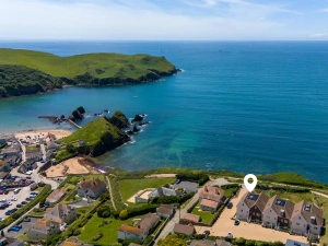 The location of 5 The Lanterns is just unbeatable! 