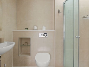 Master bedroom en-suite