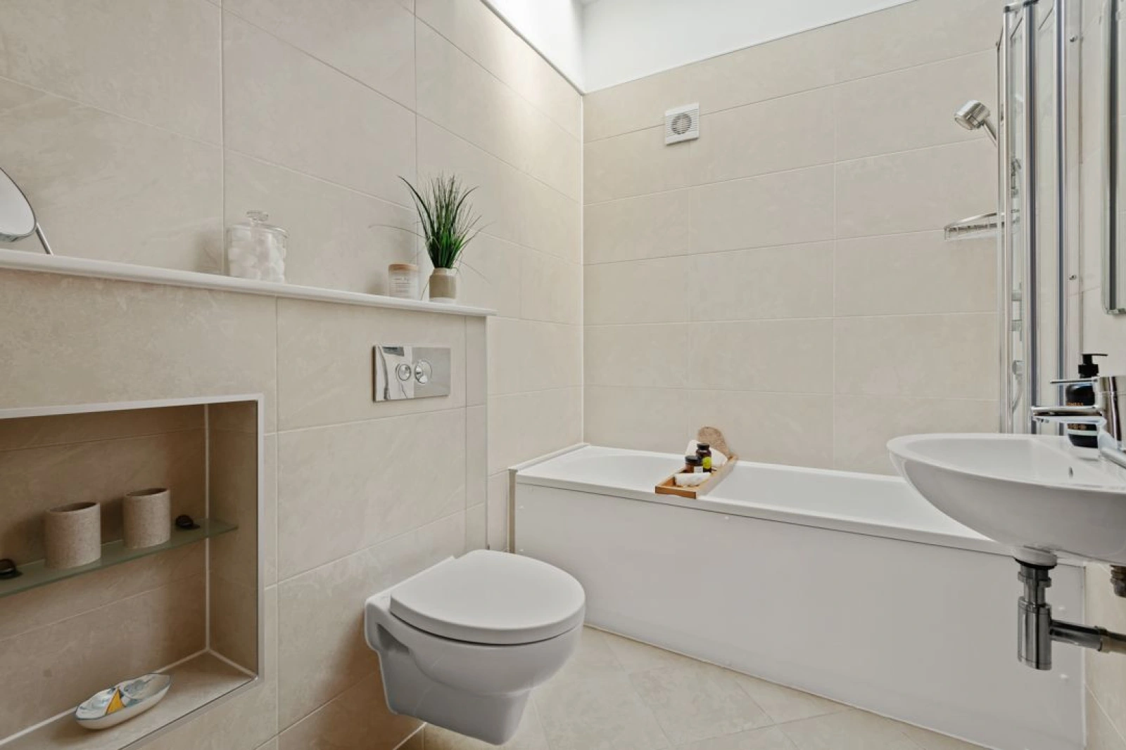 Family Bathroom 