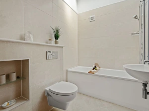 Family Bathroom 