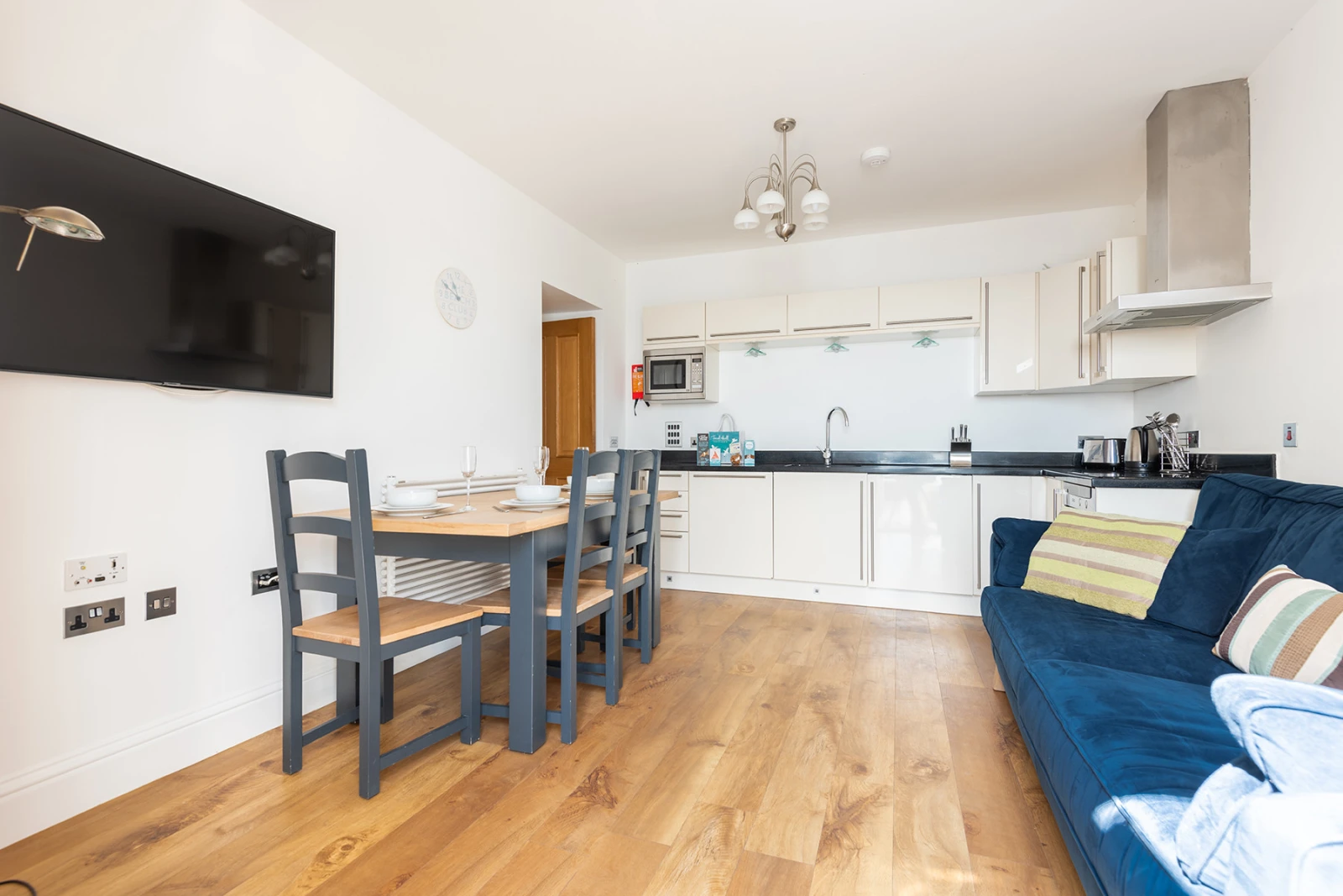 Another view of the open plan kitchen living space