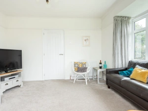 Sitting room cont