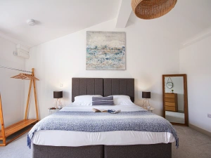 Bedroom continued