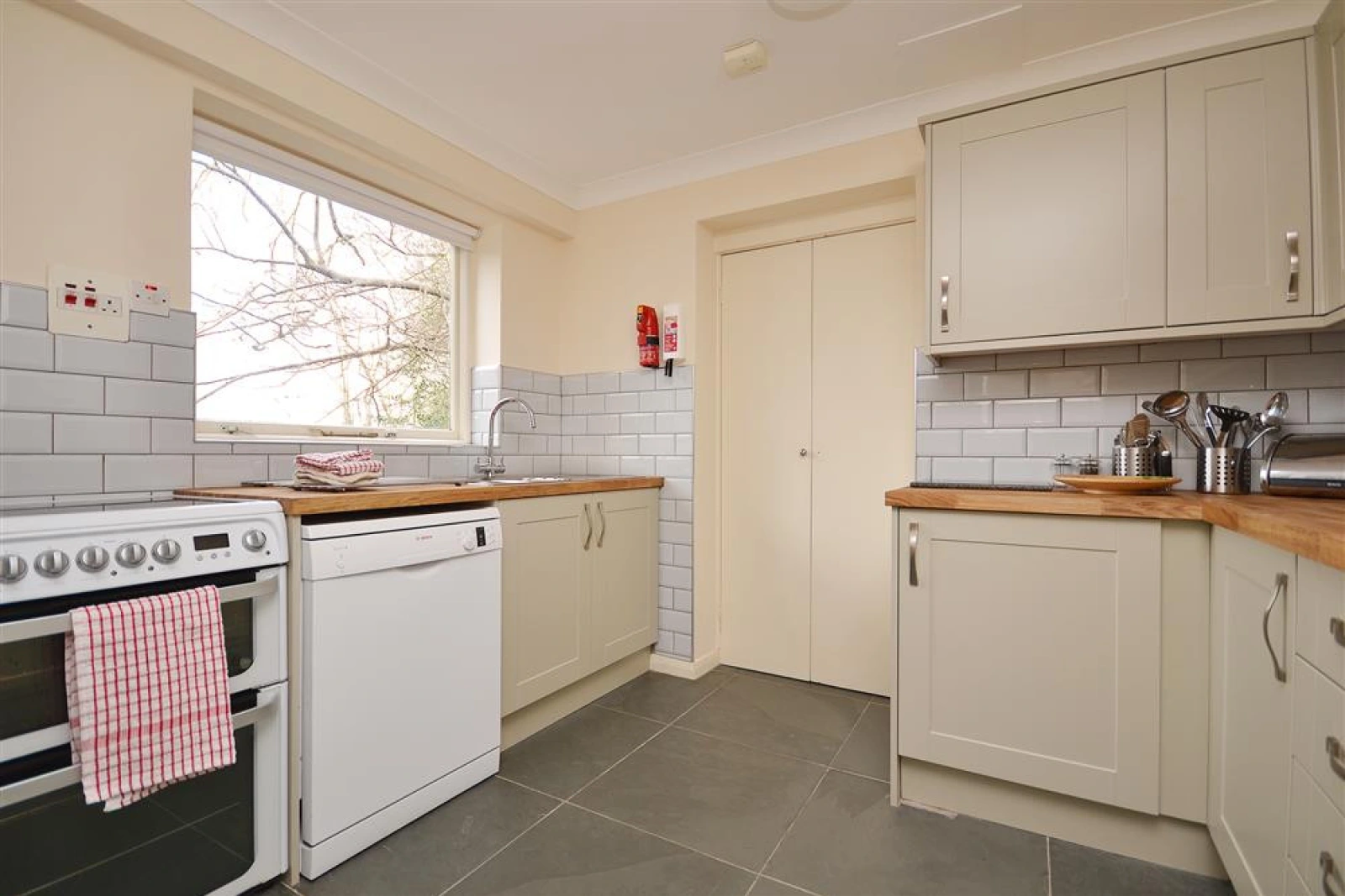 Well-equipped kitchen