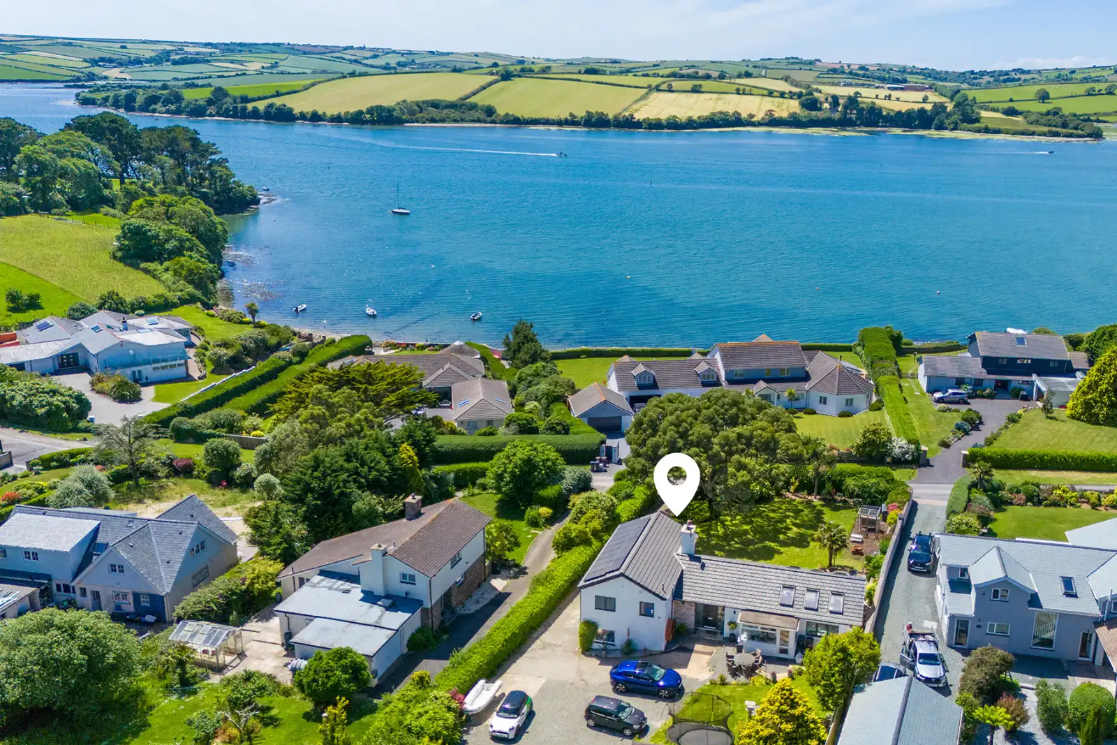 Situated on a private lane on the Salcombe and Kingsbridge estuary sits Allahoo, a 4 bedroom, dog friendly holiday home with hot tub