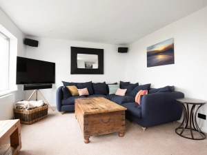 Another look at the lounge 