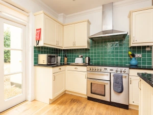 The well equipped kitchen