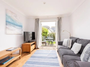 Another view of the lounge.