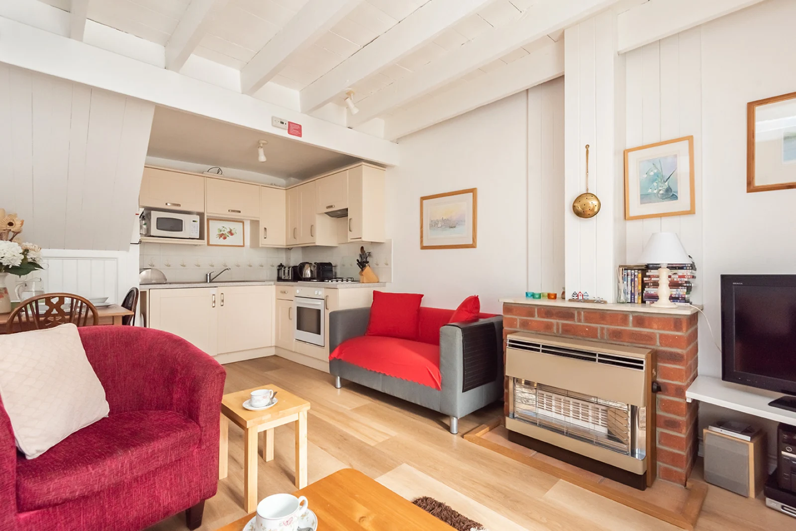 Another look at the lounge 