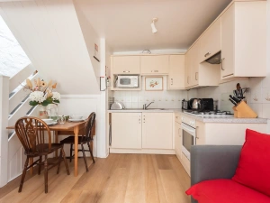 Another look at the kitchen/diner