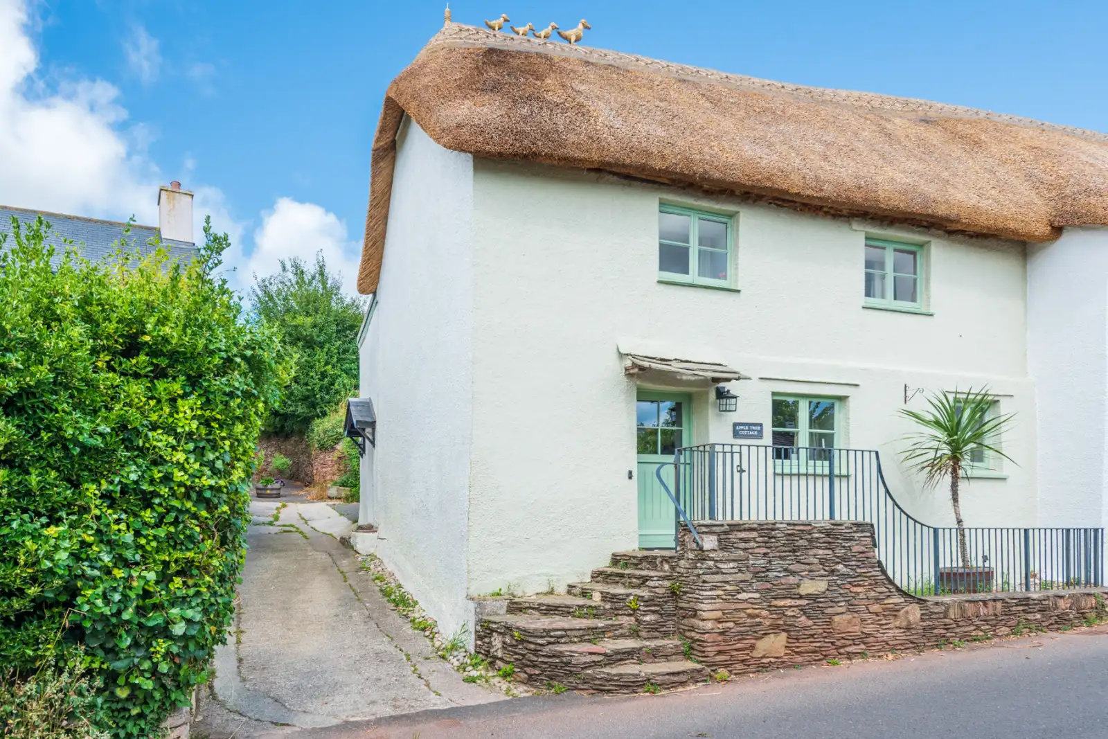 Welcome to Apple Tree Cottage, Chillington-3 bed, dog friendly and a short drive to the sea