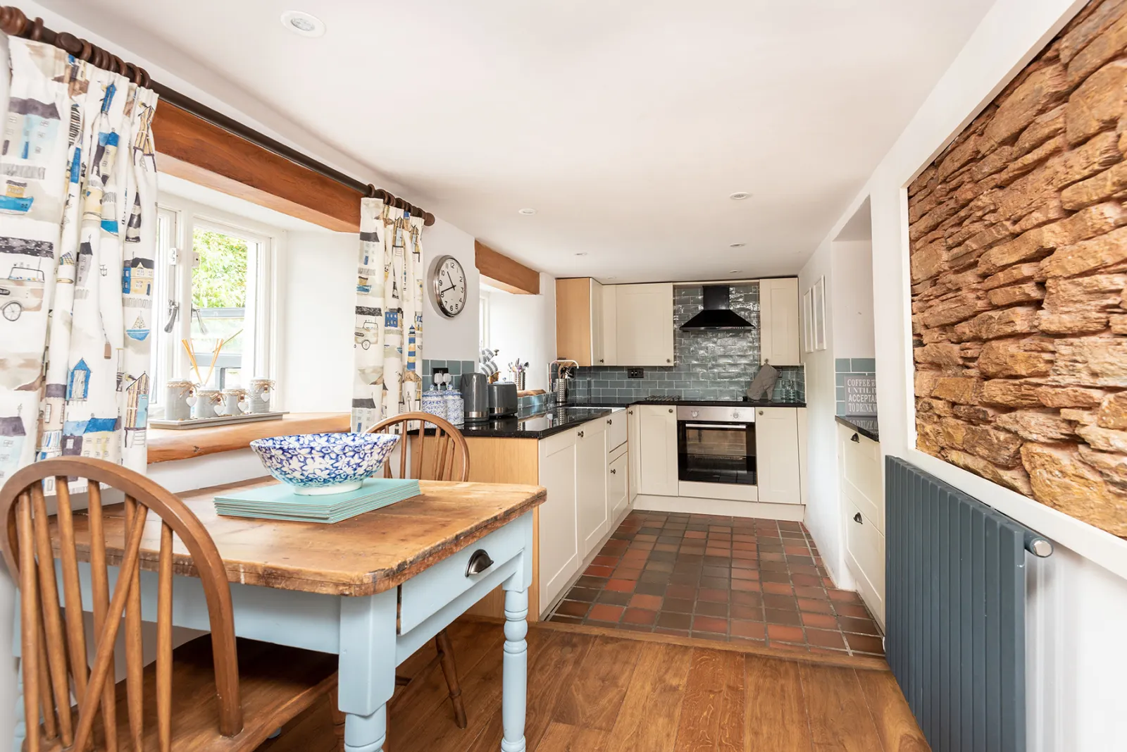 The kitchen and breakfast table 