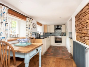 The kitchen and breakfast table 