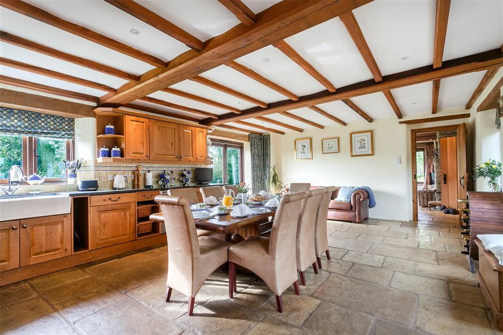 Superb farmhouse kitchen perfect for family gatherings