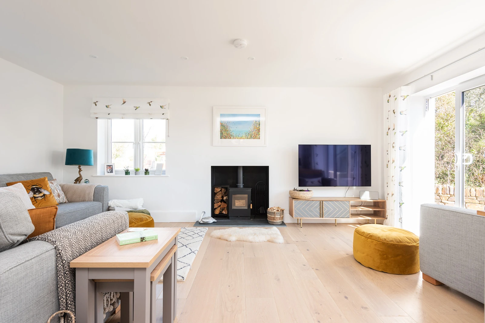 Another look at the lounge 