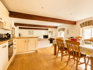 Another look at the kitchen/diner
