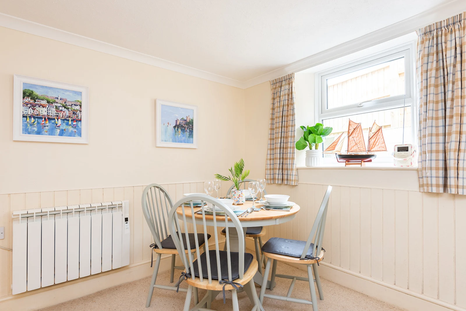 The dining room is taseful and very sweet