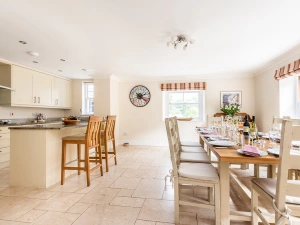 Another look at the kitchen diner 