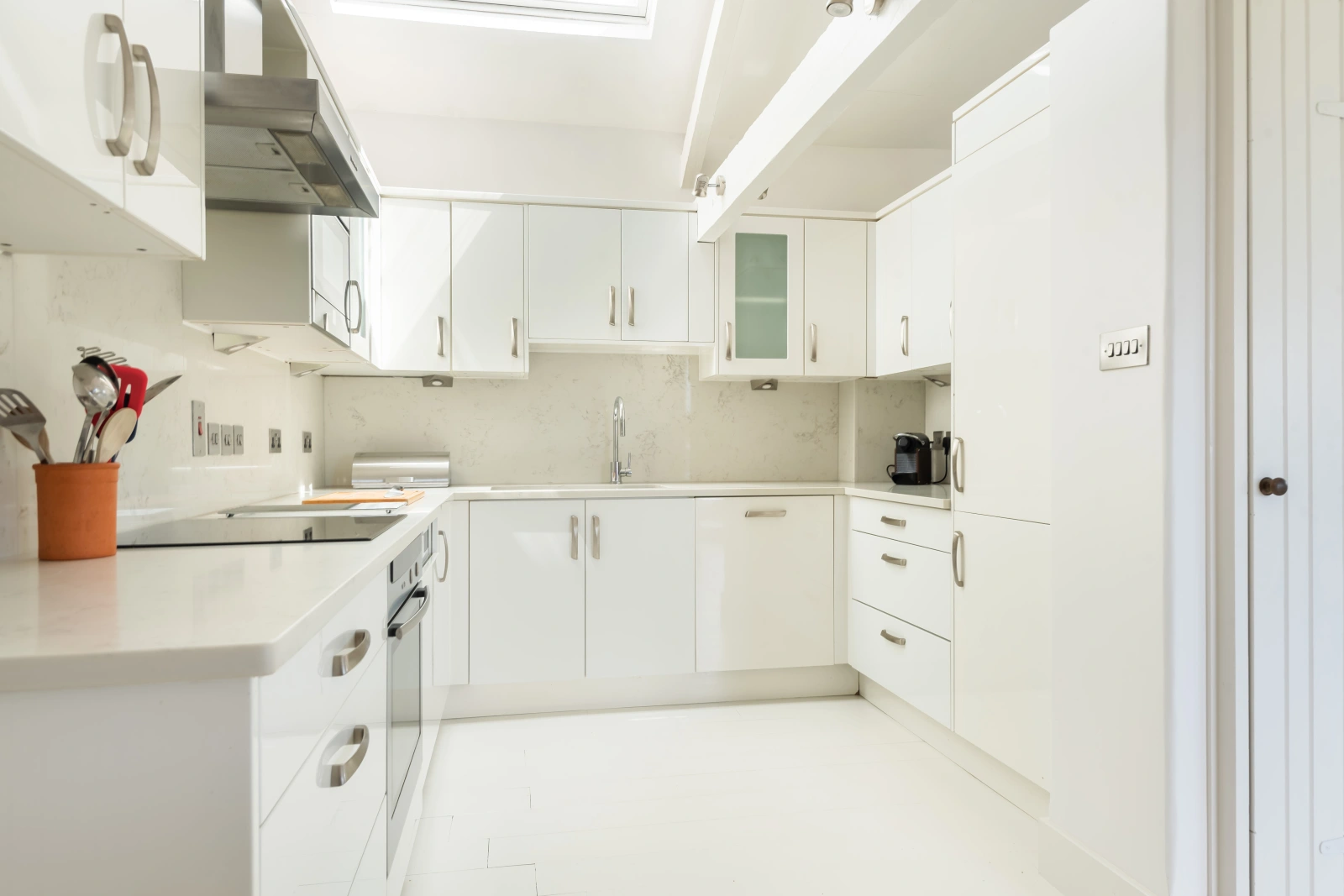 The well equipped kitchen