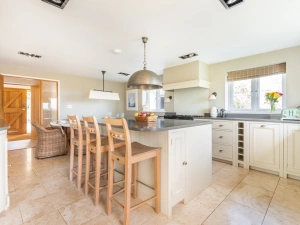 Spacious kitchen diner a real hub in this home from home near Beesands